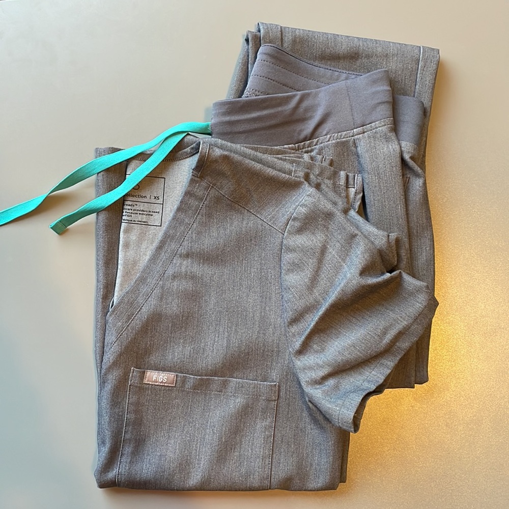 Figs Scrub Set, Graphite XS Zamora, XS Catarina EUC